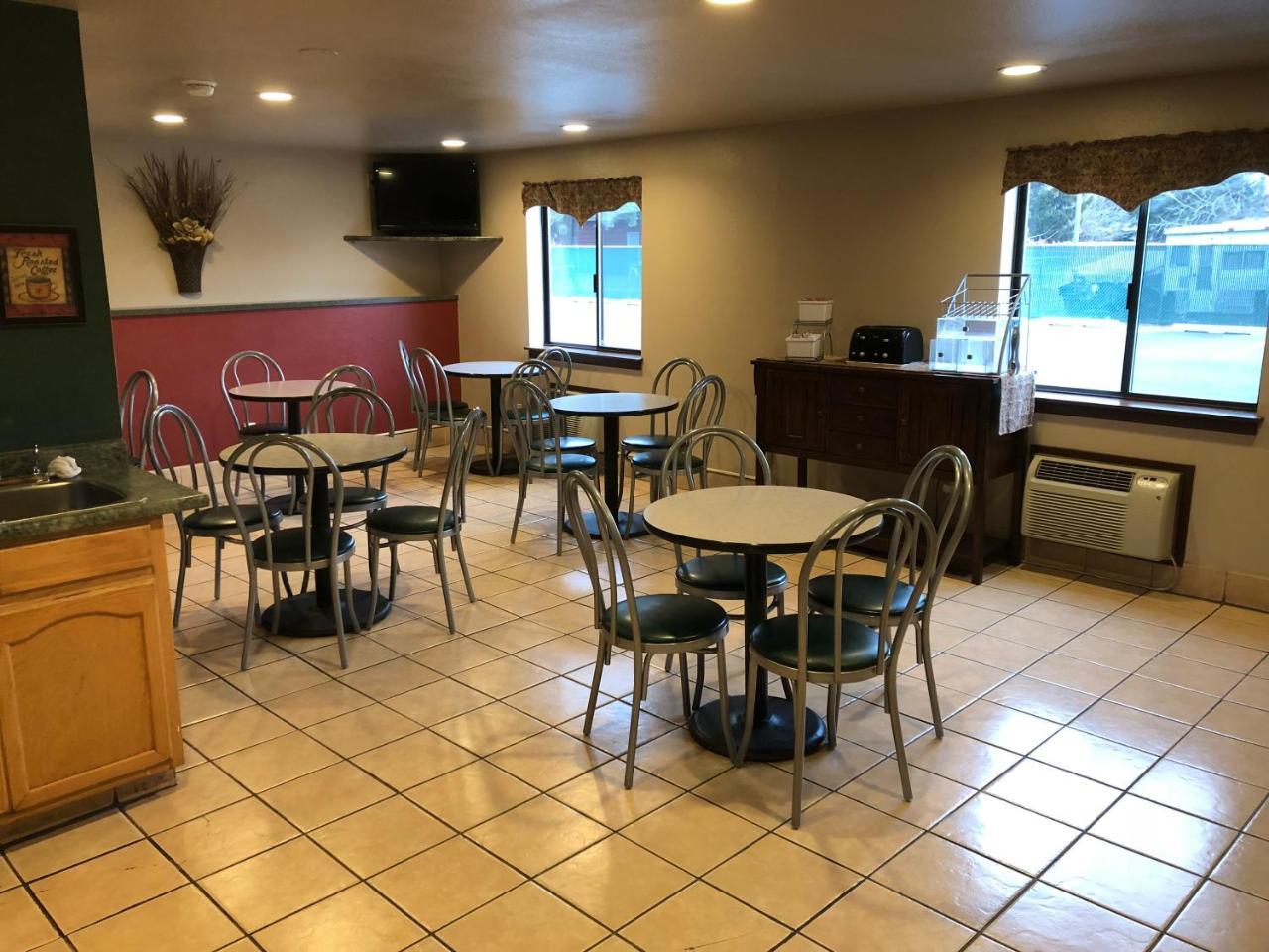 Super 8 By Wyndham Coeur D'Alene Motel Eksteriør bilde